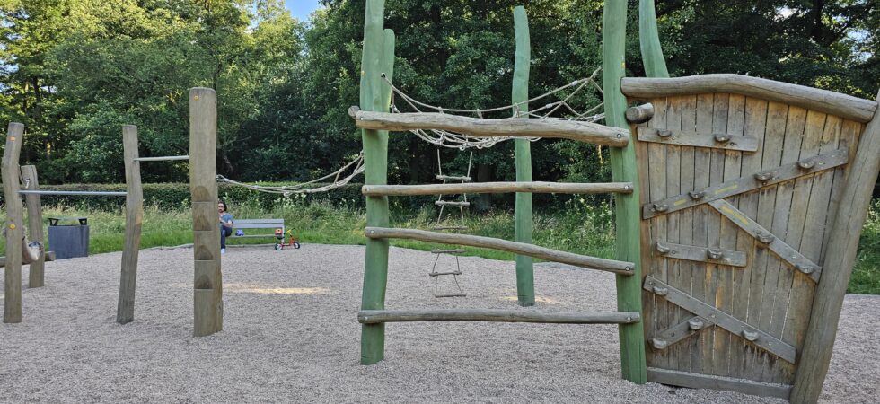 plac zabaw w parku wschodnim